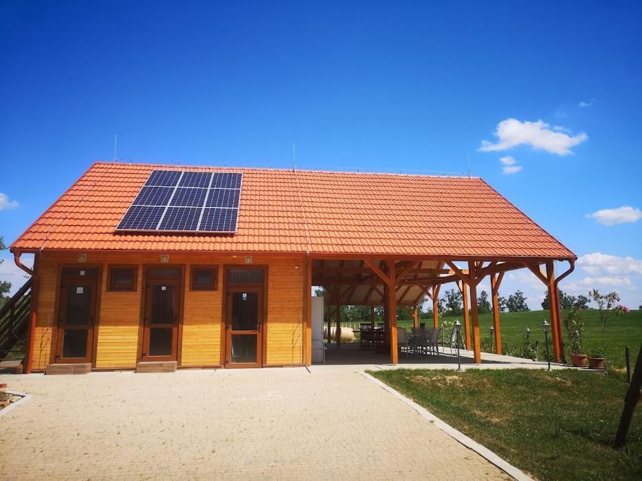 Apartmán Tomajor Vendeghazak Tiszaeszlar Exteriér fotografie